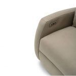 detalle sillon relax roxan moderno brazo usb salon