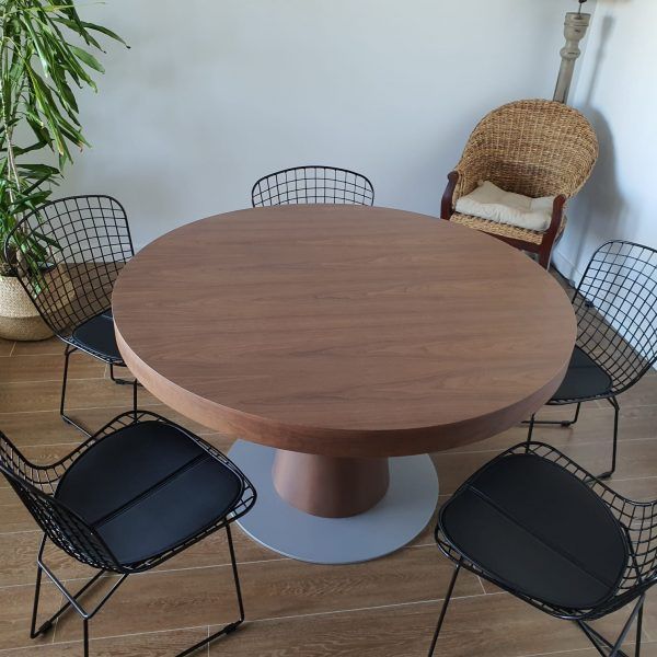 detalle mesa redonda extensible comedor moderno prisma wood nogal