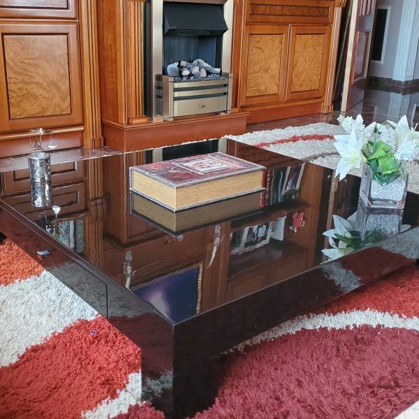 mesa centro cuadrada fija nelly cajon lacada moderna
