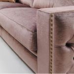 Detalle sofa salon clasico CINTA tachuelas tapizado capitone