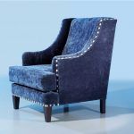 Sillon clasico LAUREN con tachuelas y patas madera