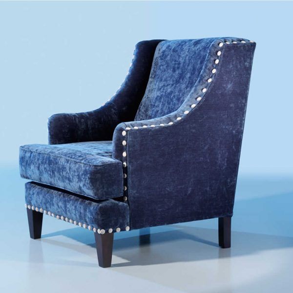Sillon clasico LAUREN con tachuelas y patas madera