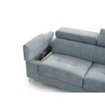 Detalle sofa Chaiselongue salon moderno ABRIL baul en brazo