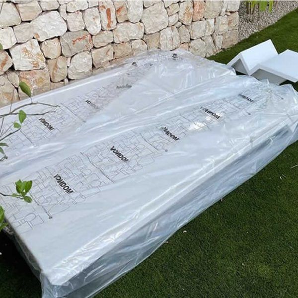 tumbona moderna con mesa auxiliar mueble exterior